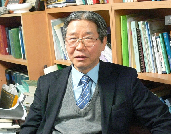 ‘국제법 전문가’ 이장희 전 한국외대 부총장