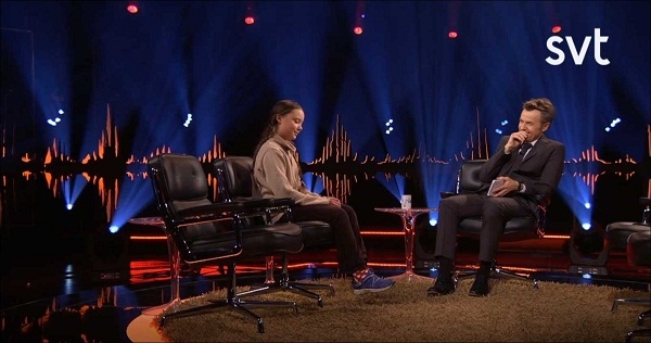 그레타-SVT : 그레타 툰베리가 스웨덴 공영 방송인 SVT의 인터뷰 프로그램 ‘Skavlan’에 출연하고 있다. (사진 = SVT 화면 캡처)