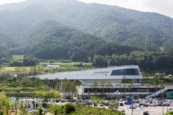 자연과 어우러진 내린천 휴게소 ⓒ 위클리서울 /한국관광공사