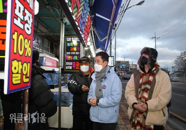 구룡포 일원에서 홍보 영상과 뉴노멀 쇼핑트렌드인 ‘라이브 커머스(실시간 상품판매)’를 촬영