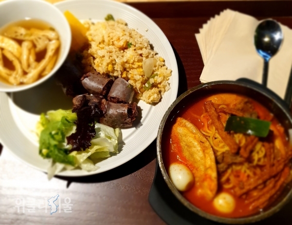 지난달 30일 CJ프레시웨이가 서울 상암사옥 내 위치한 프리미엄 급식 ‘그린테리아’에서 모범떡볶이를 활용한 특식을 선보였다. ⓒ위클리서우 /CJ프레시웨이