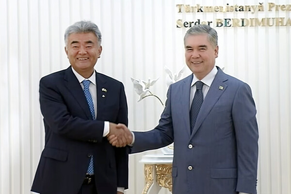 정원주 회장이 10월 14일 투르크메니스탄 최고지도자를 예방하고 있다. ⓒ위클리서울/대우건설